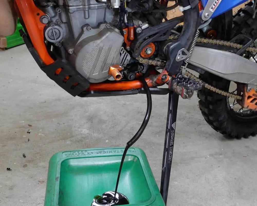 Öljyn tyhjennystyökalu KTM:lle, Husqvarnalle ja GasGasille